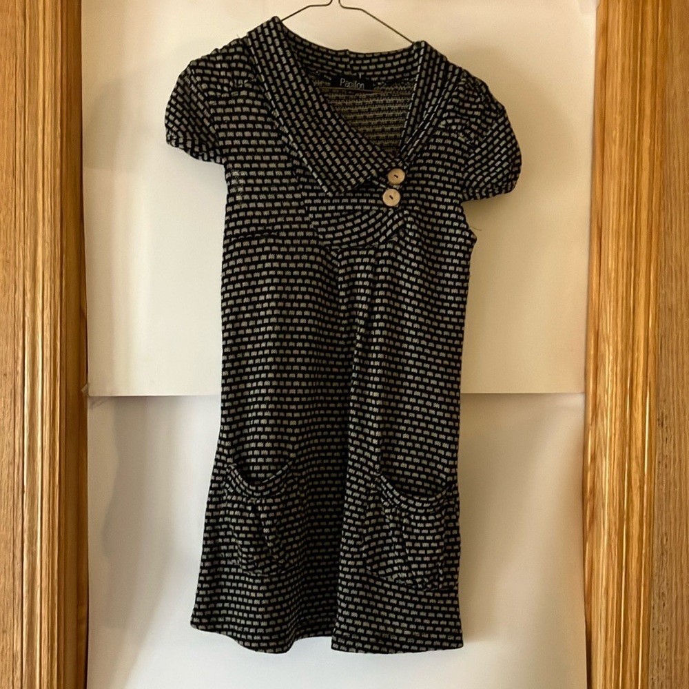 Papillon Women’s Buttoned Drape Collar Sz S Black & White Pullover Knit Sweater